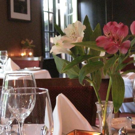 Kenyon Inn & Restaurant Gambier Экстерьер фото